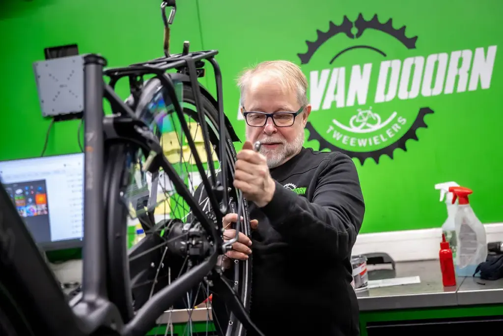 Fietsenmaker voor Elshout
